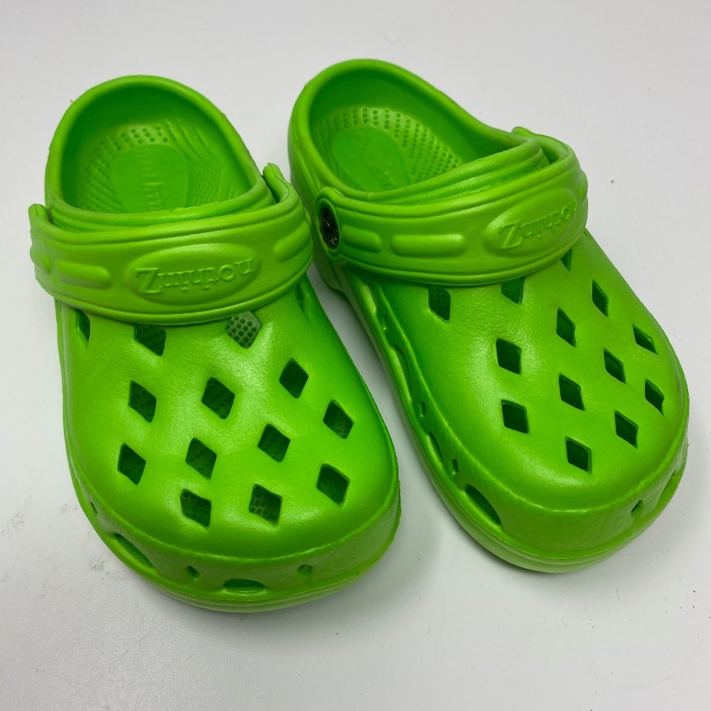 Nothinz Kids Youth Size 13 Slip-On Clogs Bright Green EVA Rubber Beach Pool Shoe